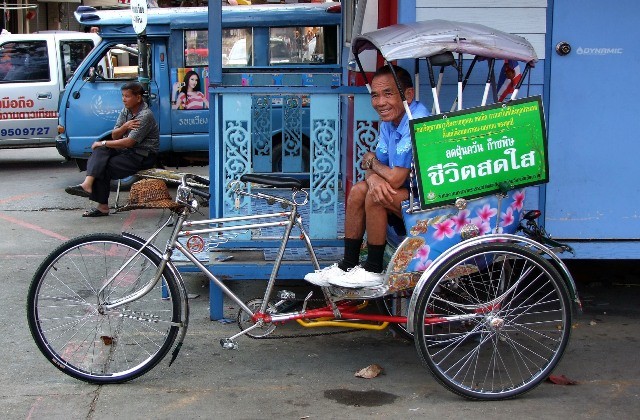 Chiang_Rai_city-Cycle_rickshaw-Sitting-Thailand